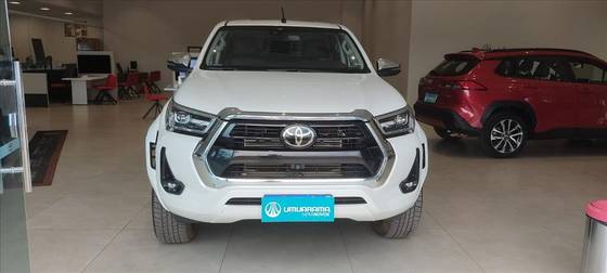 TOYOTA HILUX 2.8 D-4D TURBO DIESEL CD SRX PLUS 4X4 AUTOMÁTICO TOYOTA HILUX 2.8 D-4D TURBO DIESEL CD SRX PLUS 4X4 AUTOMÁTICO